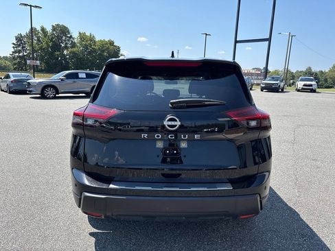 Used 2025 Nissan Rogue SV w/ SV Premium Package FWD image 8