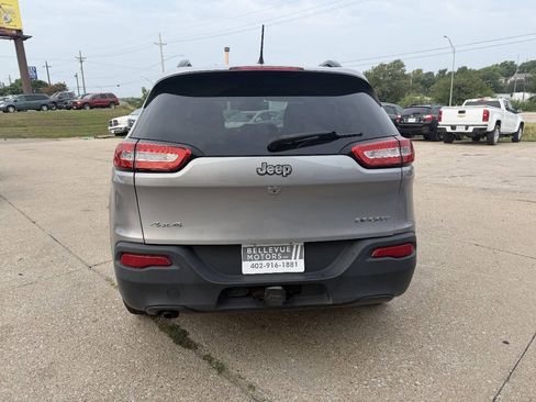 Used 2017 Jeep Cherokee Sport w/ Trailer Tow Group AWD/4WD image 5