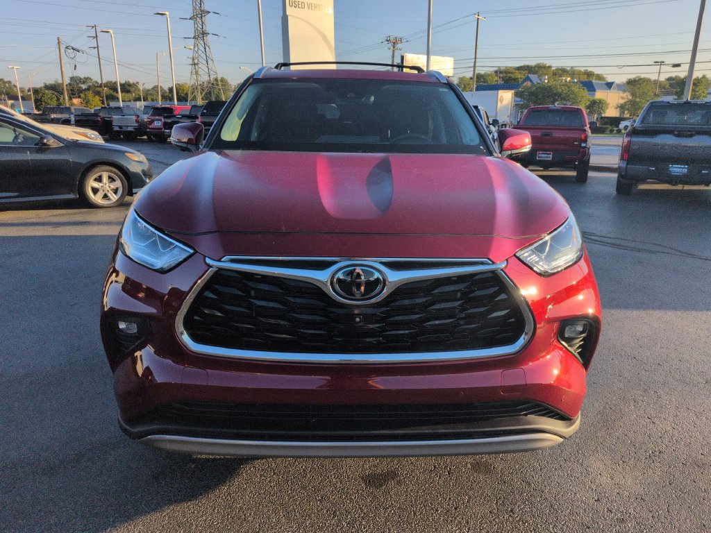 Used 2023 Toyota Highlander Platinum FWD image 8