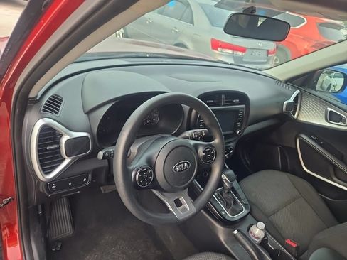 Used 2020 Kia Soul LX FWD image 10