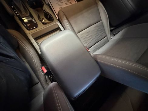 Used 2023 Nissan Frontier SV w/ Midnight Edition Package AWD/4WD image 19