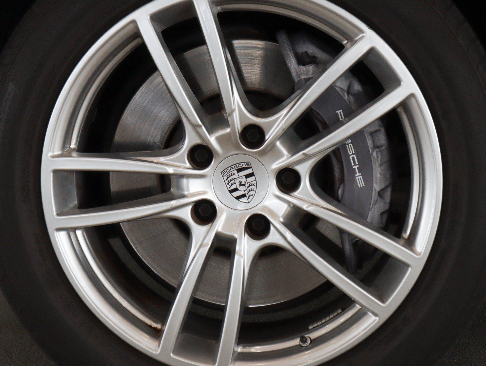 Certified 2023 Porsche Cayenne AWD/4WD image 13