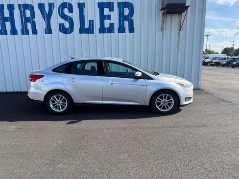 Used 2016 Ford Focus SE FWD image 9