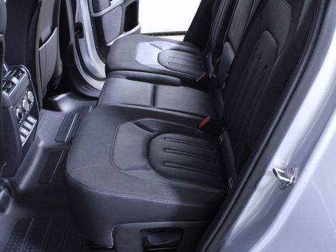 Used 2020 Land Rover Defender 110 First Edition image 14