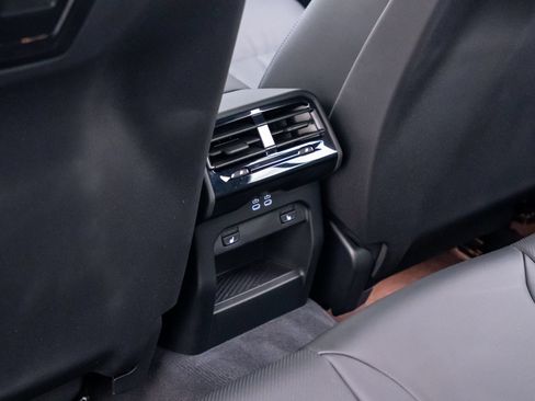 Used 2024 BMW 540i xDrive w/ Premium Package AWD/4WD image 18
