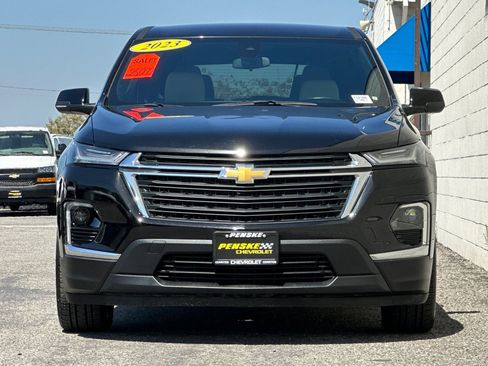 Certified 2023 Chevrolet Traverse LS FWD image 9