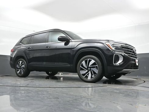 Used 2024 Volkswagen Atlas SE image 40