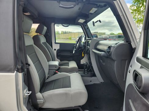 Used 2010 Jeep Wrangler Sport AWD/4WD image 34