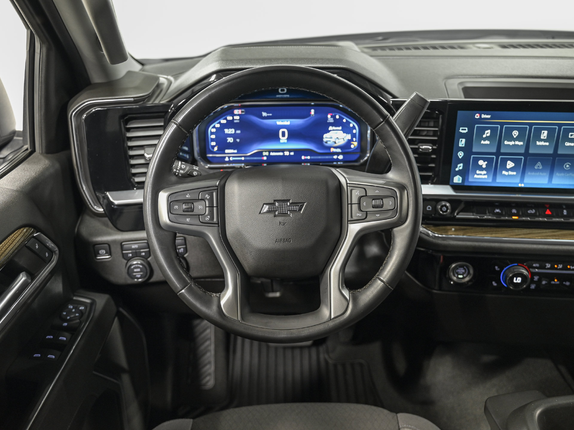 Used 2024 Chevrolet Silverado 1500 RST AWD/4WD image 17