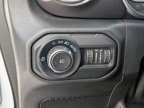 Used 2021 Jeep Wrangler Unlimited Sahara AWD/4WD image 17