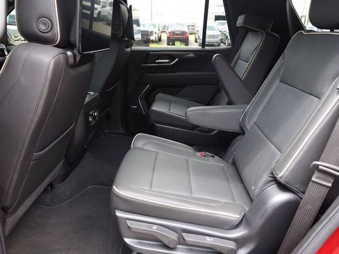 New 2026 GMC Yukon Elevation w/ Elevation Premium Package AWD/4WD image 16