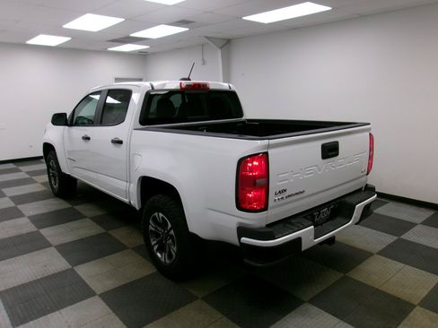 Used 2022 Chevrolet Colorado Z71 AWD/4WD image 2