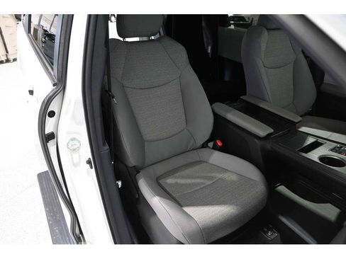 New 2025 Toyota Sienna LE image 16