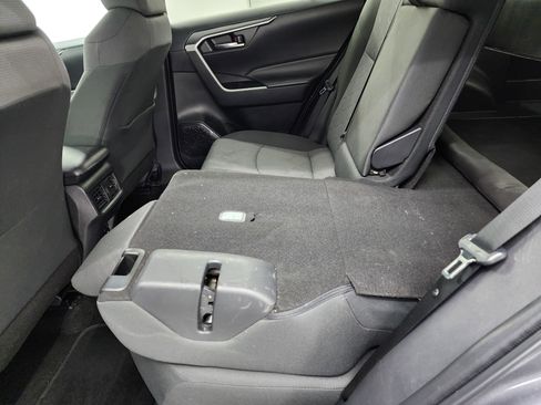 Used 2024 Toyota RAV4 XLE image 33