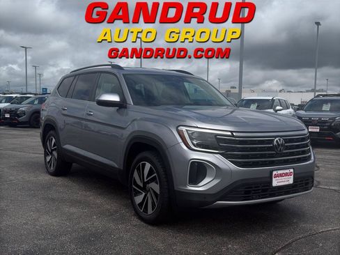 Used 2024 Volkswagen Atlas SE AWD/4WD image 1