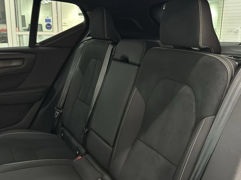 Used 2026 Volvo XC40 B4 Plus w/ Climate Package image 26