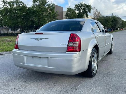 Used 2008 Chrysler 300 LX RWD image 7