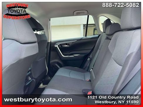 Used 2025 Toyota RAV4 XLE AWD/4WD image 19