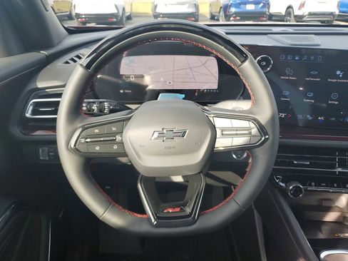 New 2026 Chevrolet Traverse RS w/ LPO, Floor Liner Package FWD image 11