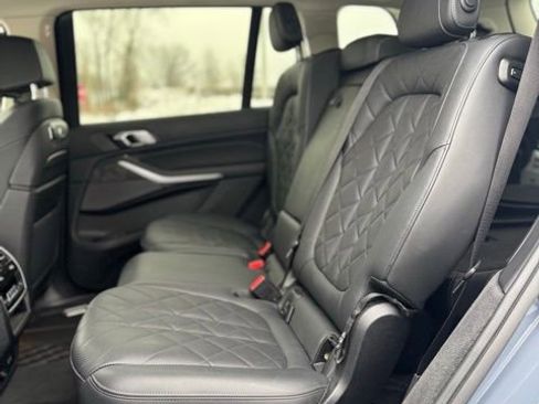 Used 2023 BMW X7 xDrive40i w/ Premium Package image 21
