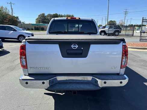 Used 2014 Nissan Frontier SV w/ SV Value Truck Package image 6