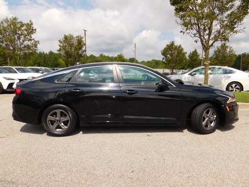 Used 2022 Kia K5 LXS FWD image 5