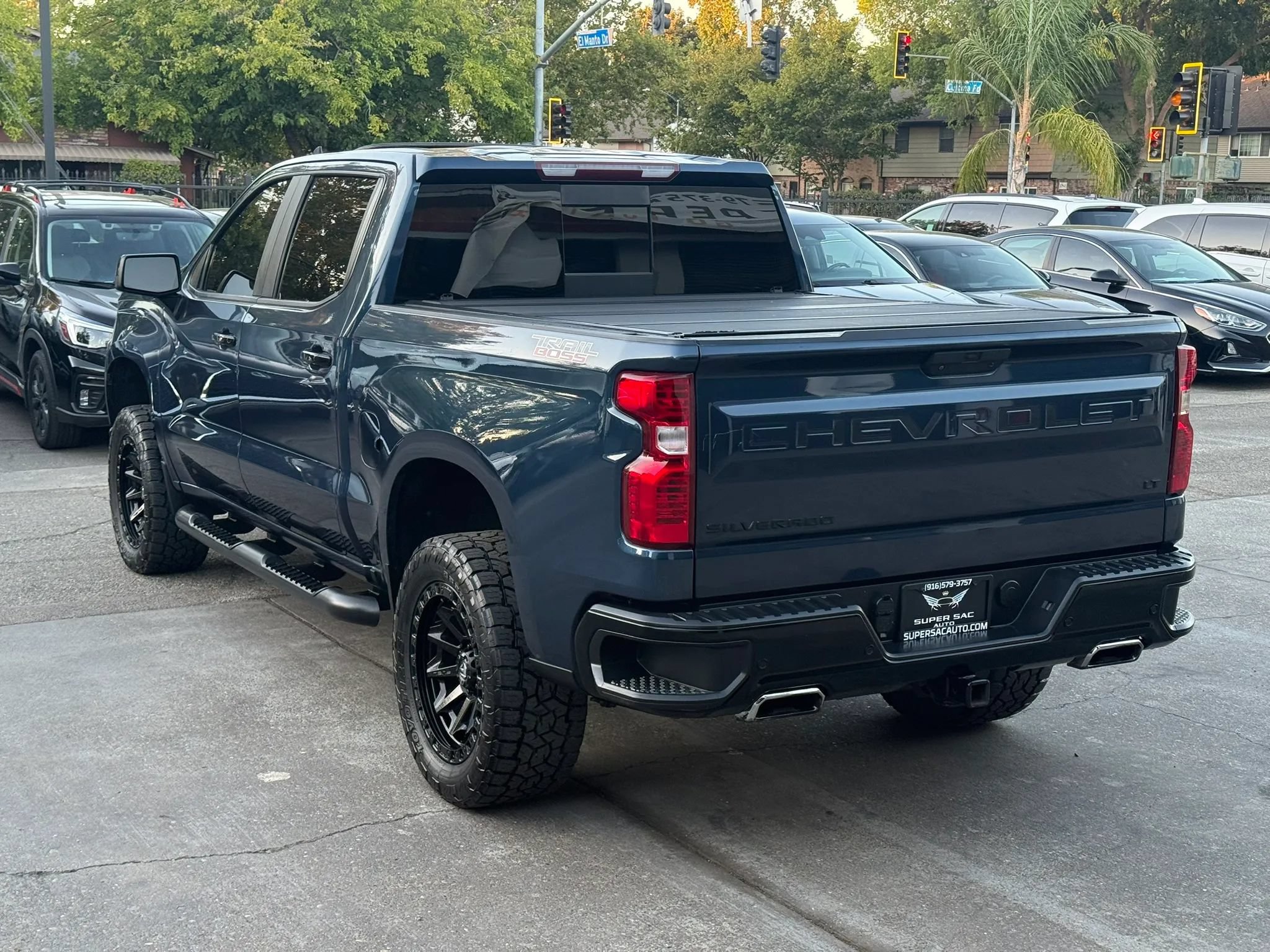 Used 2020 Chevrolet Silverado 1500 LT Trail Boss AWD/4WD image 4