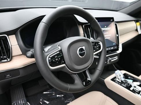 New 2026 Volvo XC90 B6 Plus w/ Protection Package Premier image 13