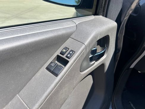 Used 2016 Nissan Frontier SV RWD image 11