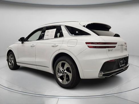 Used 2026 Genesis GV70 2.5T Select image 7