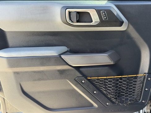 Used 2022 Ford Bronco Badlands image 10