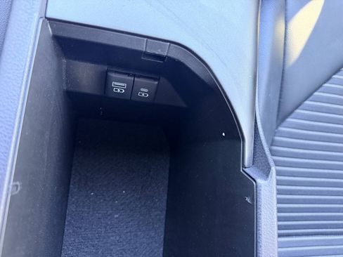 Used 2023 Toyota Camry SE FWD image 31