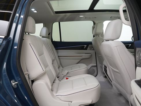 Used 2025 Buick Enclave Avenir w/ Super Cruise Package image 13