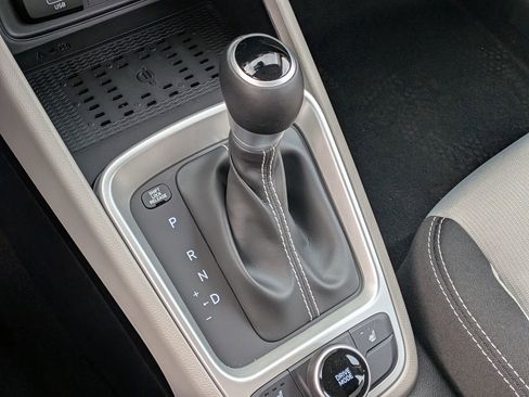 New 2026 Hyundai Venue SEL FWD image 14