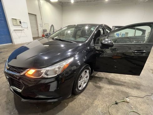 Used 2017 Chevrolet Cruze LS image 10
