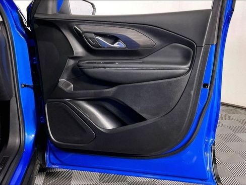 Used 2024 GMC Terrain SLE image 25