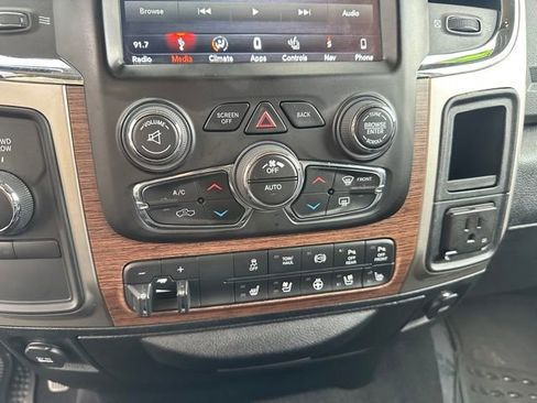 Used 2018 RAM 2500 Laramie w/ Convenience Group image 20