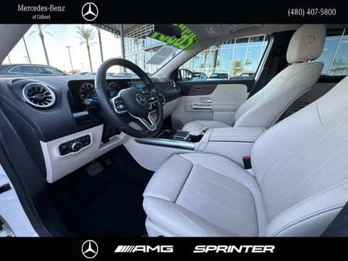 Used 2022 Mercedes-Benz GLA 250 4MATIC w/ Premium Package Lite image 11