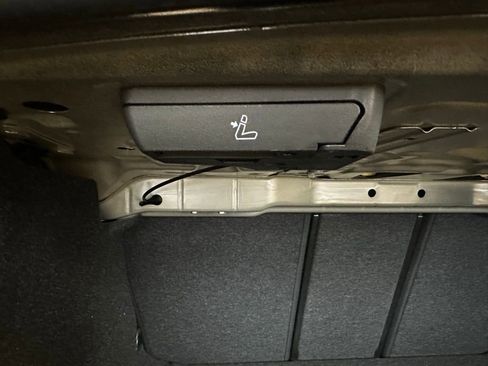 Used 2025 BMW 330i xDrive Sedan w/ Convenience Package image 37