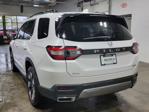 Used 2026 Honda Pilot Touring image 7