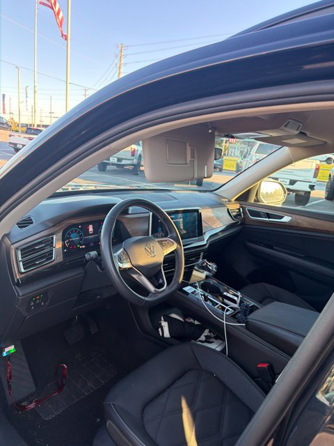 Used 2025 Volkswagen Atlas SE FWD image 9