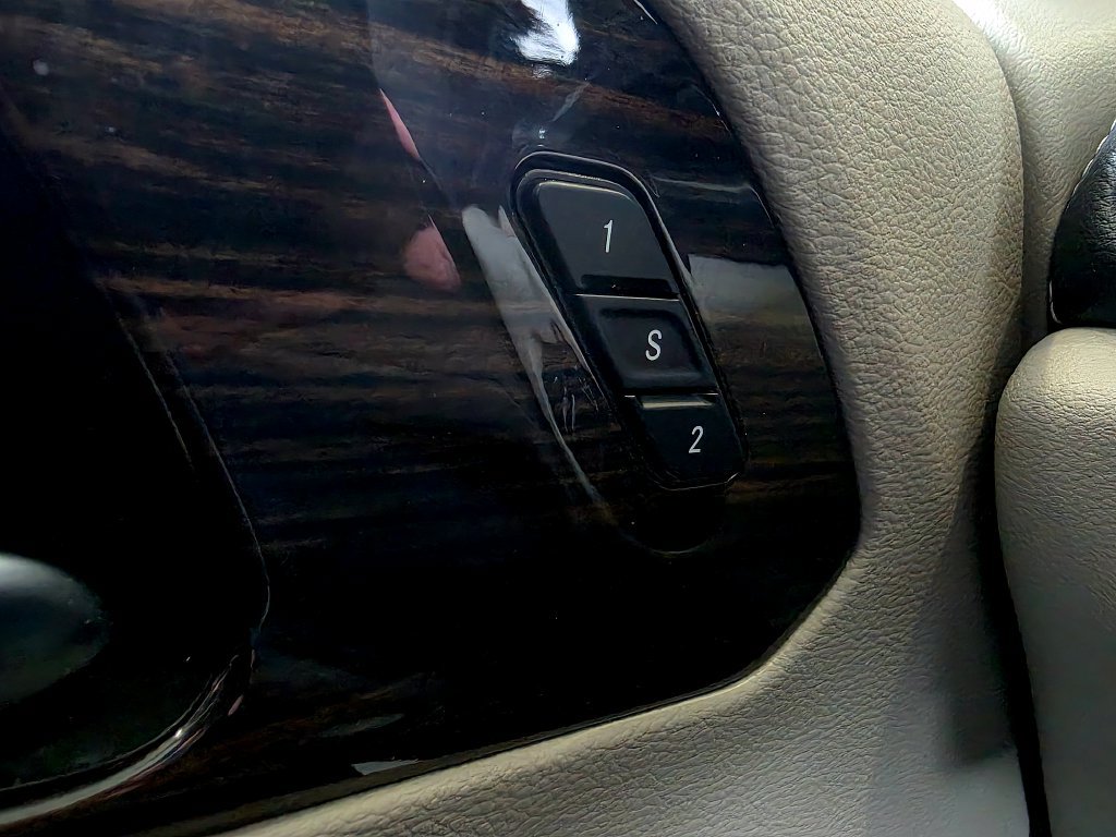 Used 2023 Chrysler Pacifica Limited FWD image 25