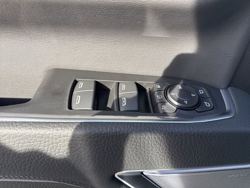 Used 2025 GMC Sierra 2500 Denali image 28