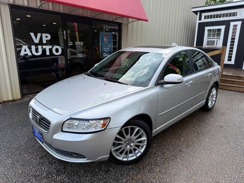 Used 2009 Volvo S40 2.4i FWD image 1