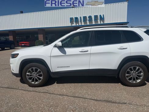 Used 2021 Jeep Cherokee Latitude Lux image 2