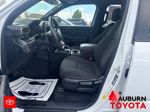Certified 2025 Toyota 4Runner SR5 AWD/4WD image 11
