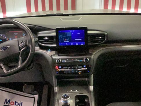 Used 2020 Ford Explorer Limited image 12