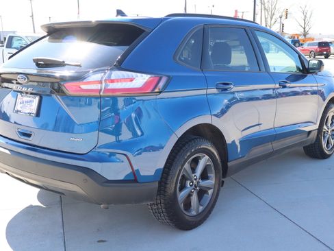 Used 2024 Ford Edge SEL w/ Sport Appearance Package image 5