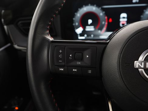 Used 2025 Nissan Kicks SR image 23