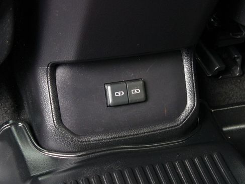 Used 2024 Toyota Highlander XLE AWD/4WD image 20